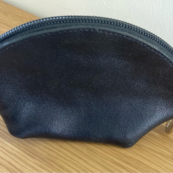 Roots Black Cosmetic Bag - Picture 4 of 7